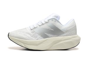 New Balance FuelCell Rebel V4