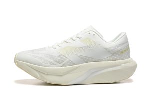 New Balance FuelCell Rebel V4