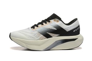 New Balance FuelCell Rebel V4